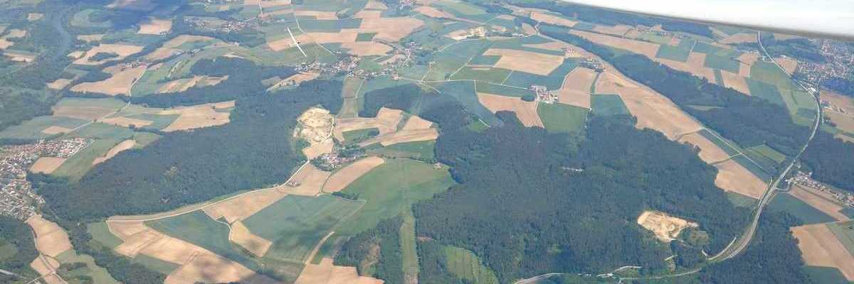 Flugwegposition um 11:44:30: Aufgenommen in der Nähe von Dingolfing-Landau, Deutschland in 1992 Meter